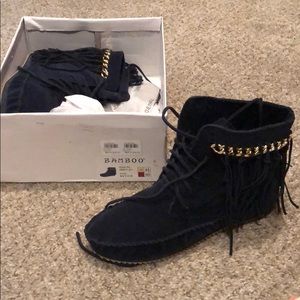Navy Blue Moccasin w/ Gold Chain - Never Worn